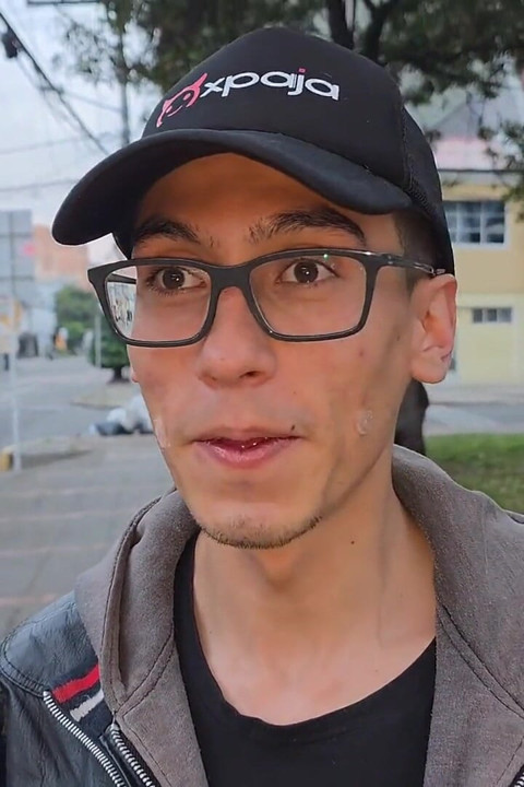 Jordhy Convinces a Stranger in the Park to Participate in Porn Video
