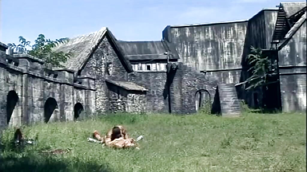 Young Hung Muscle Stud Pounds His Lover Anal Outdoors and