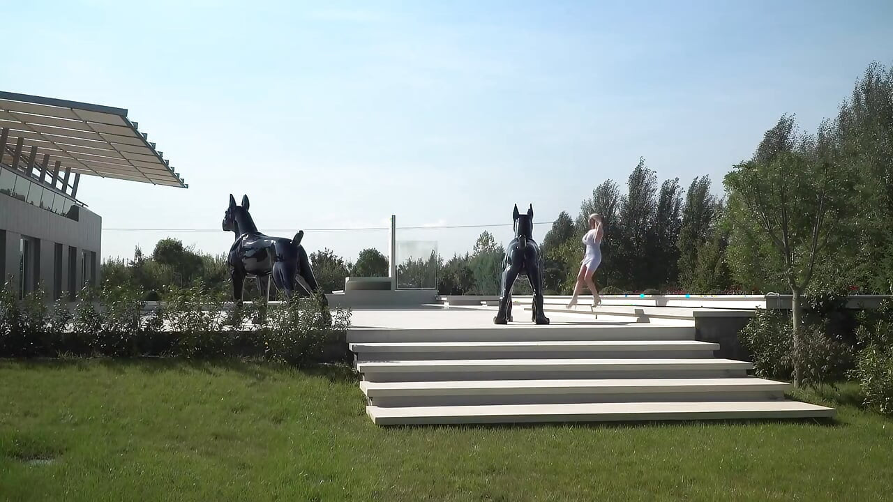 محللة شقراء مثيرة في مهرجان اللعنة BDSM البري