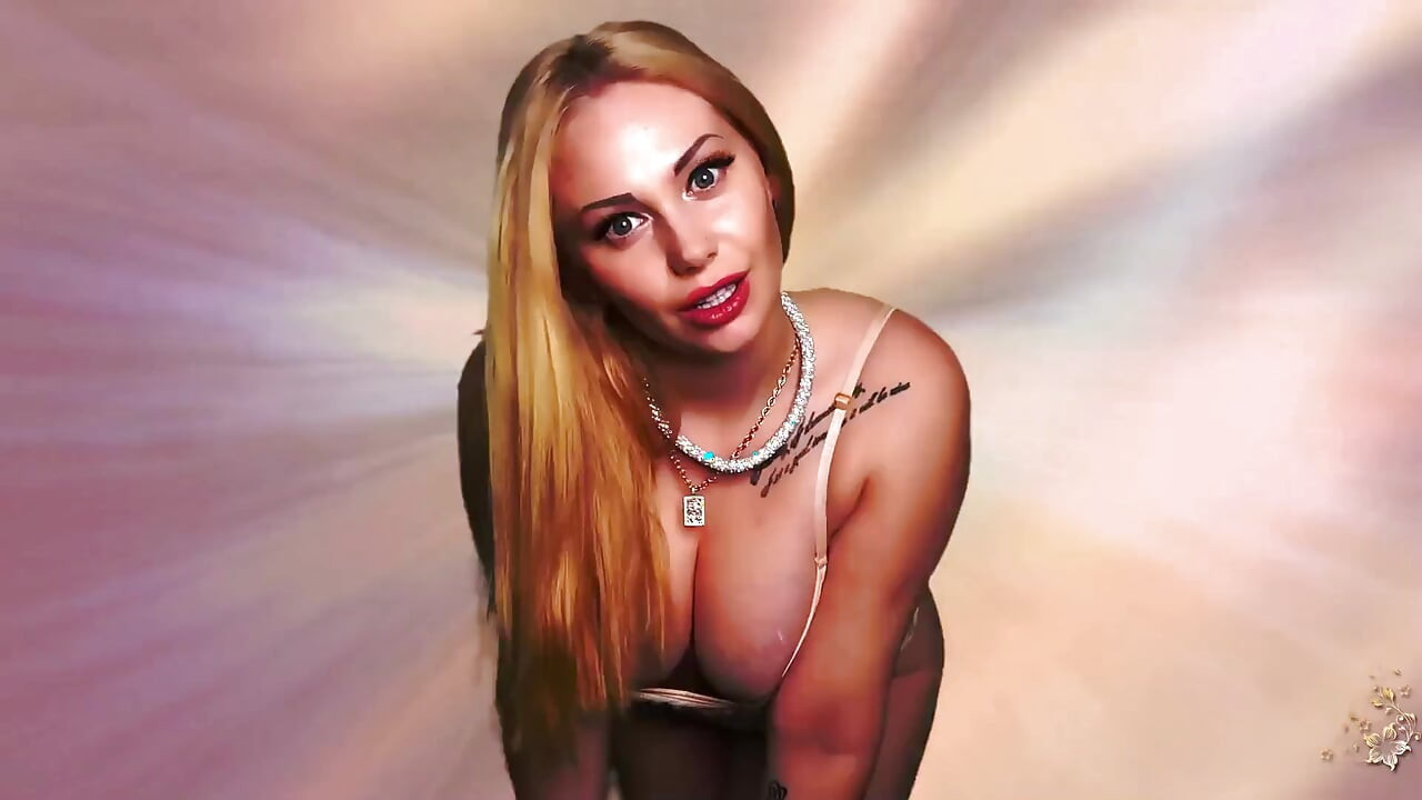 Meszmerizing ASMR! I will completely immerse myself in your brain and stay there forever!
