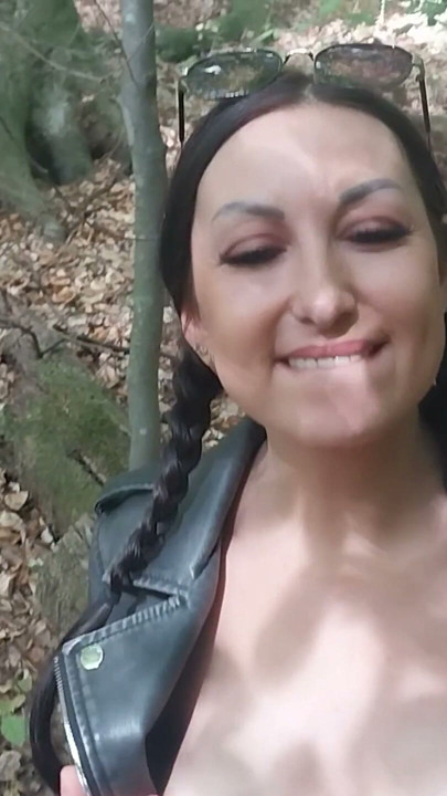 Blowjob and cum in the park | Clip 1