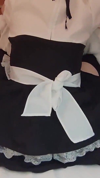 Klíčový okamžik od "Roztomilá služka je cosplay Pokud vyrazíš zespodu, vaše kundička zlomí amatérské focení kouření"