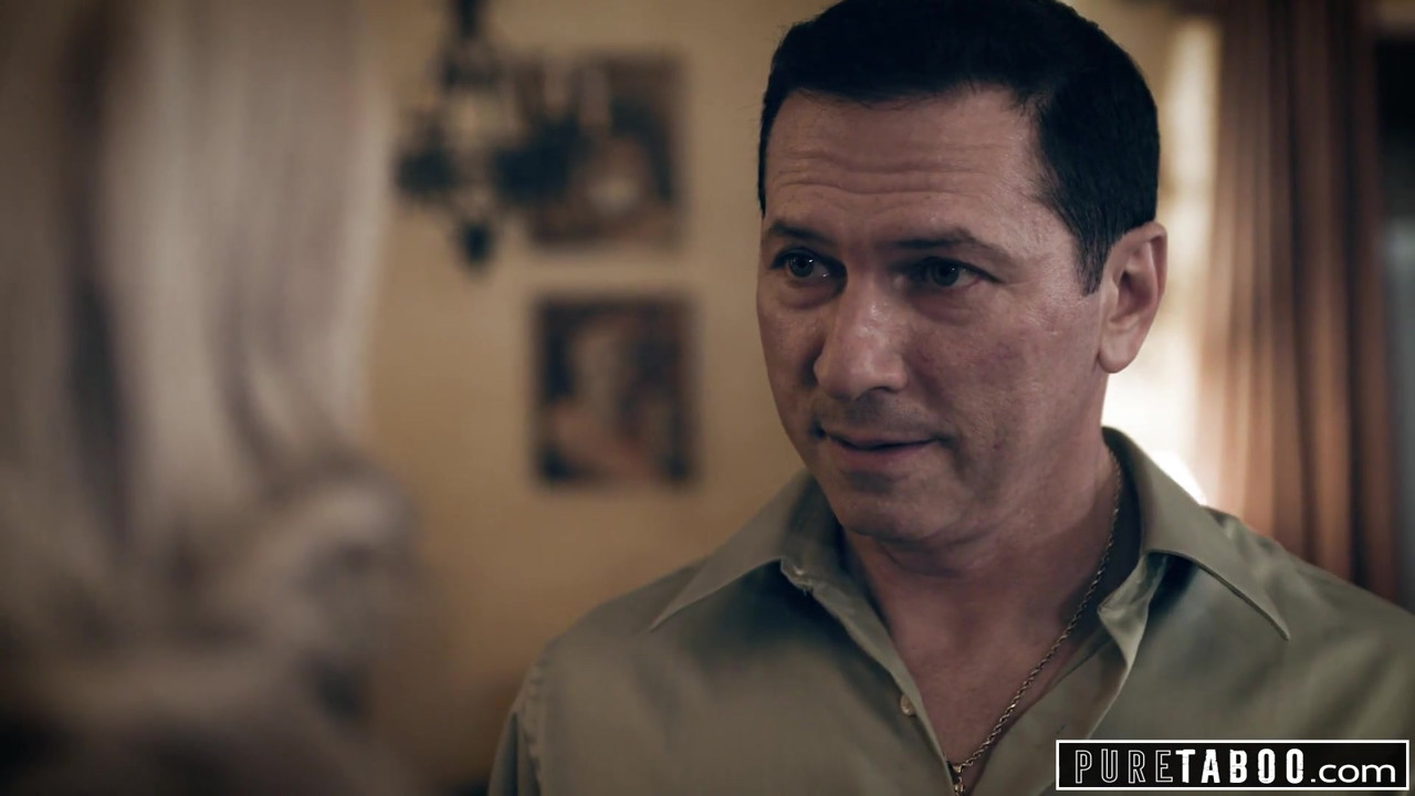 純粋なタブー嫉妬深い息子が継父を誘惑するために継母を誘惑する