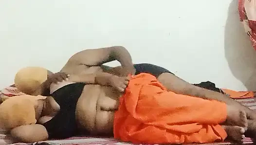 Hintli kadın anty ile seks yapıyor