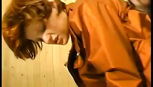 Murid hot rambut merah didominasi dan dicrot di mulut sama gurunya sendiri