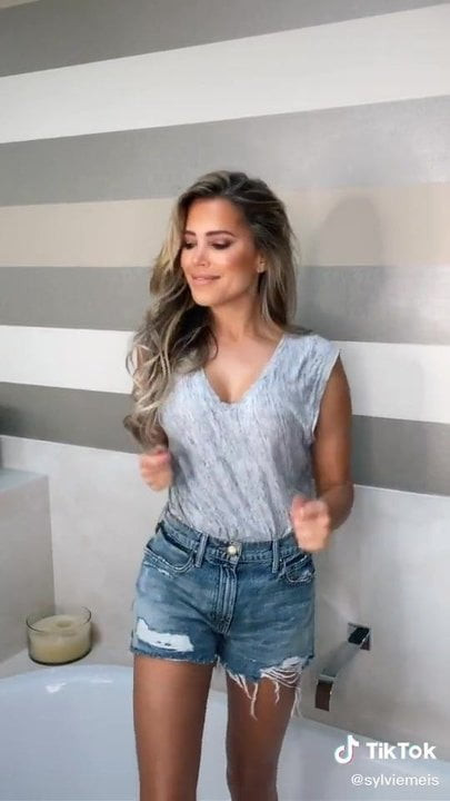 Sylvie Meis - TikTok 12.04.2020