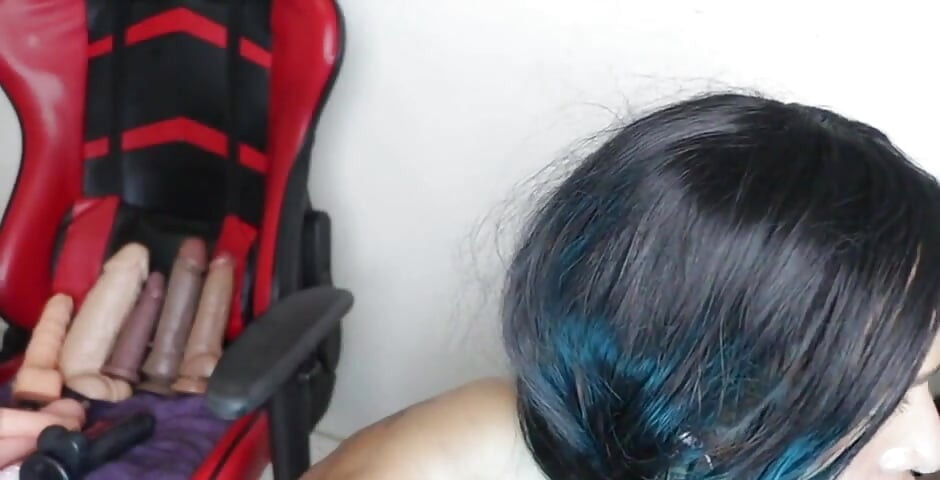 Dildo besar dalam mulut saya 3