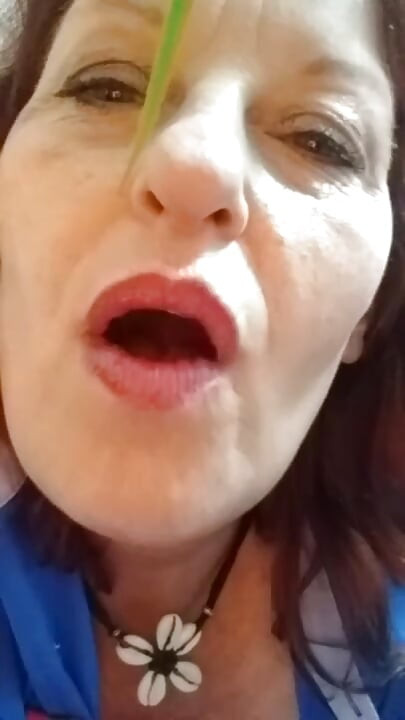 61 lanzamiento a 2018 de DawnSkye1962 fumo y tú acaricias