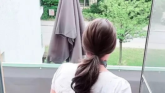 Sissy bnwo seks maschine tarafından sikilirken