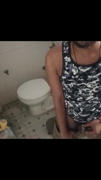 "Hızlı hissetmek azgın masterbate ve sonra azgın işeme"den güçlü bir an.