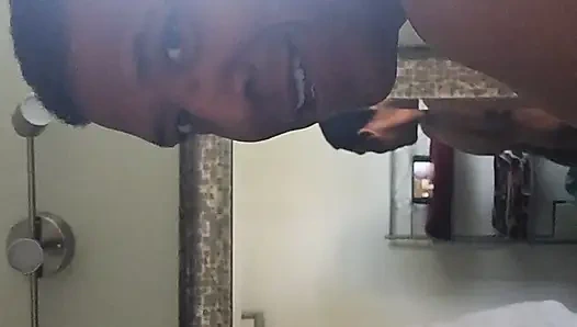 Mein Schlafzimmer ist kein BNB, aber Sie wissen, dass ich ein guter Gastgeber bin, wenn ich Gäste habe, wenn ich Leute eingeladen habe und einen guten heißen ehemann