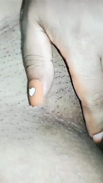 Onvergetelijk moment van "Ada Nam Deparak Giya. Juce komt eraan. Twee keer orgasme dildo vibrator vingeren komt veel"