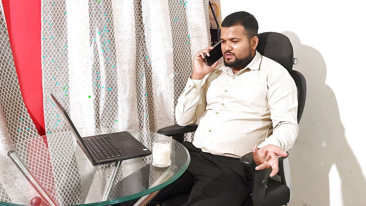 Desi Indian Video. The boss gave a job and had hardcore sex with the staff in the office. and Fuck Har Pussy, ( Hindi Audio )