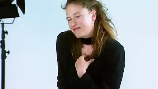 Cewek jerman dengan tubuh aduhai lagi pamer tubuh aduhainya sambil pakai stoking