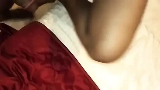 Kerala mallu aniyathi Chettan ile oynuyor ve Chettan amma ile seks hikayesini aniyathi'ye anlatıyor