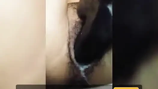 Азиатская сливочная киска в любительском видео