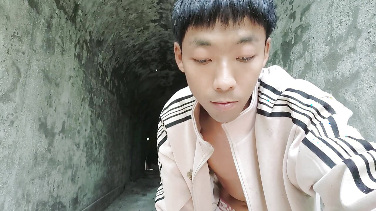 Super Asian Sunny Boy's Secret Base: Masturbating, Moaning, Ejaculating, and Eating Semen in Front of an Artificial Cave