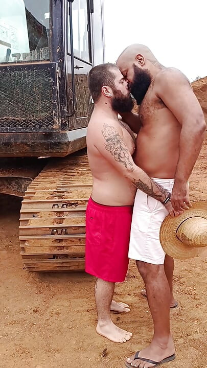 Bearded Uncle Being Fucked by Zé Agroboy in Passio in the Countryside