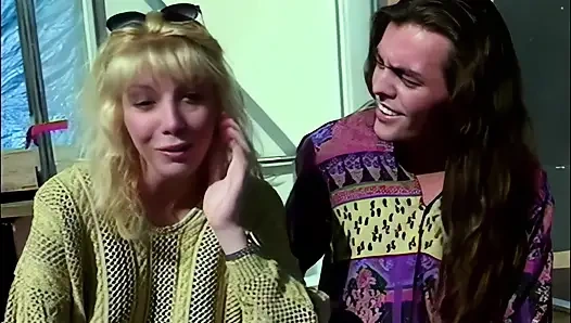 Deborah vahşi orgilerde sert sikişmeyi sever