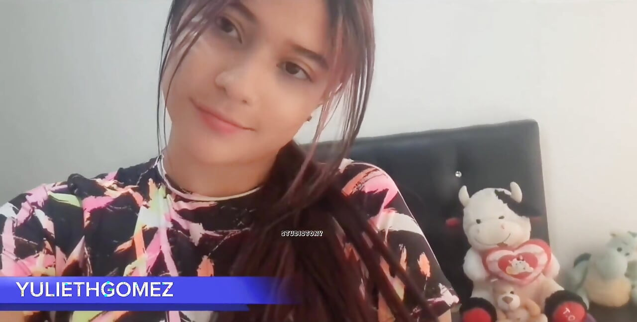 Eine reife lehrerin mit dickem arsch gefickt, nachdem sie die universität verlassen hat