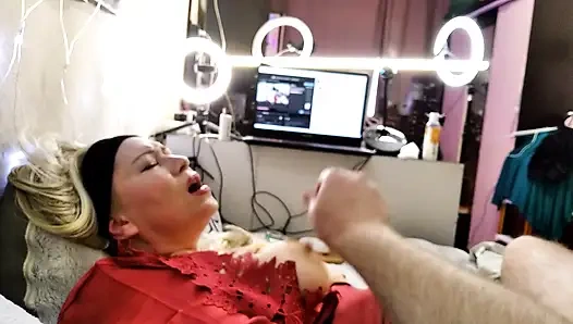 Член с обрезанием во рту жены-шлюхи или киска зрелой сучки в сперме русского писателя Питера Стоуна))