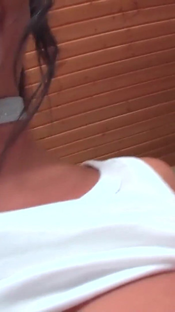 Stunning moment from "Novinha no frio aceitou fazer porno com o vizinho amador"