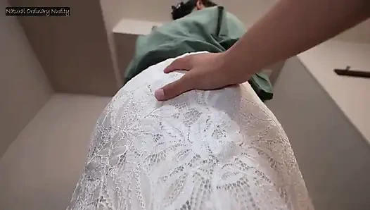 Tall Country Bloom: Pendatang Baru Berdada Besar Mengungkapkan Keinginan Kota yang Dalam dan Lapar