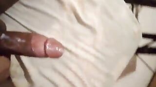 Puta cuming chico masturbándose
