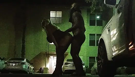 Halka açık Otel Otoparkında Iç Çamaşırlı Kalın Iri Güzel Evli Kadın! Badblondiemonroe