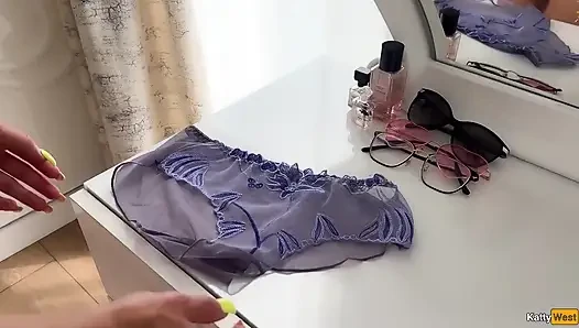 Teman sekamarku ngentot sama aku sambil make-up - crot di dalam gratis