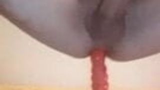 Duża czerwona jazda dildo z przyssawką