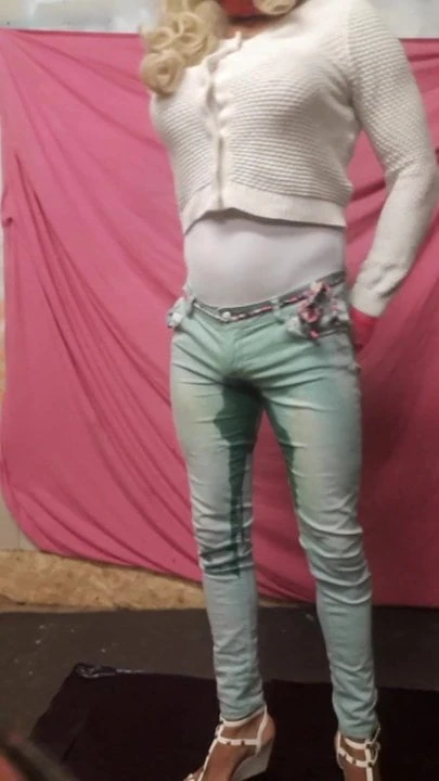 crossdresser pissing her jeans