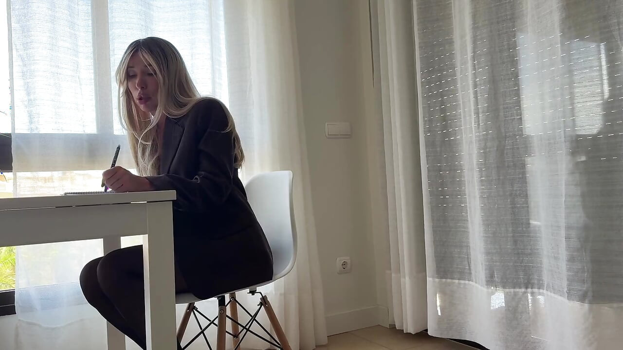 Sex Between a Young Secretary and Her Boss