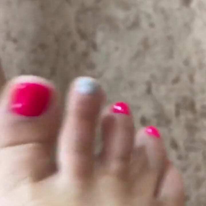 Fetiche de pies con maild pintado