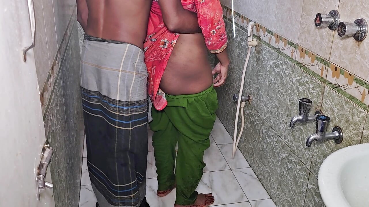 Indyjska Desi Bhabhi ne apne pussy ras pilayi
