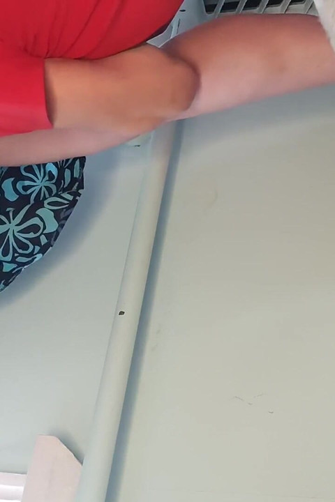 Kokoelma kohtauksia, joissa on kasvojen istumista, pillun nuolemista ja persettä kasvoilla.