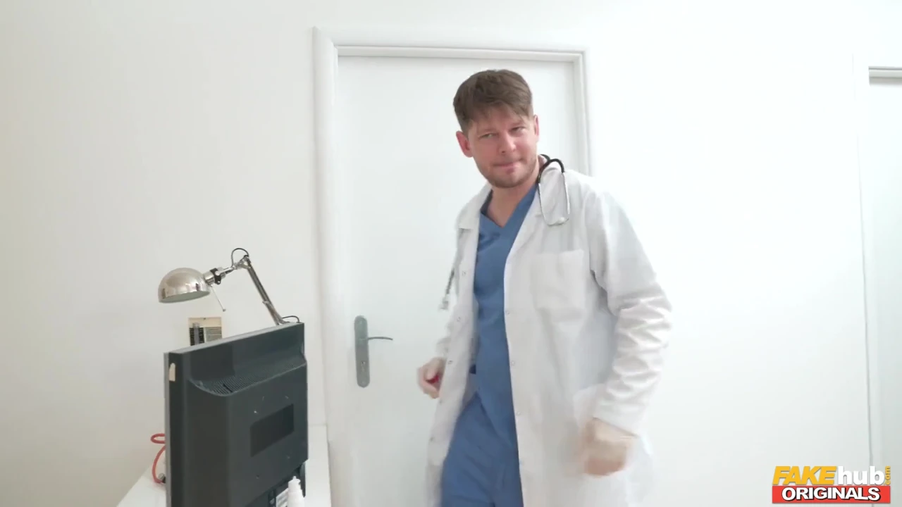 Fakehub originals - üniversite öğrencisi Kristof Cale yarak istediğinde alıyor