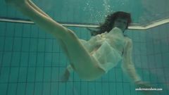 Underwater sıcak bebek petra yüzüyor çıplak