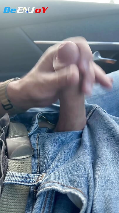 BeENJoY - Handjob at the wheel of the car and massive ejaculation on the side of the road in front of stunned motorists