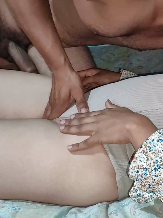 Chica Virgen graba Vídeo casero de sexo india con su novio tamil de x video.