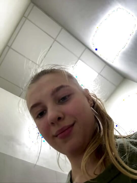 Extreme squirting in the gym with jucielussie