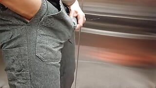 Culona si masturba in pantaloni Fischer Pecheur