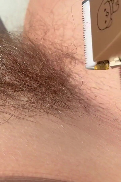 Trimming My Bush and Leg Hair Closeup