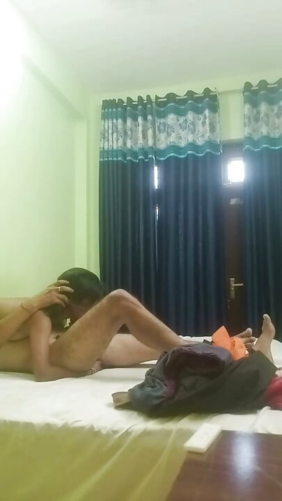 Pahli Bar Apni Girlfriend Ko Randi Bana Ke Choda