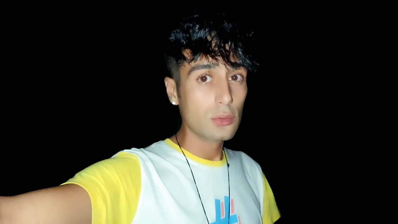 I Need to Cum but House Is Full of Friends, so I Have to Cum Outside