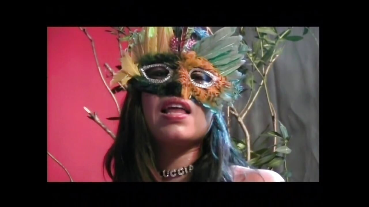 Luccia Reyes and Her Hot Customs