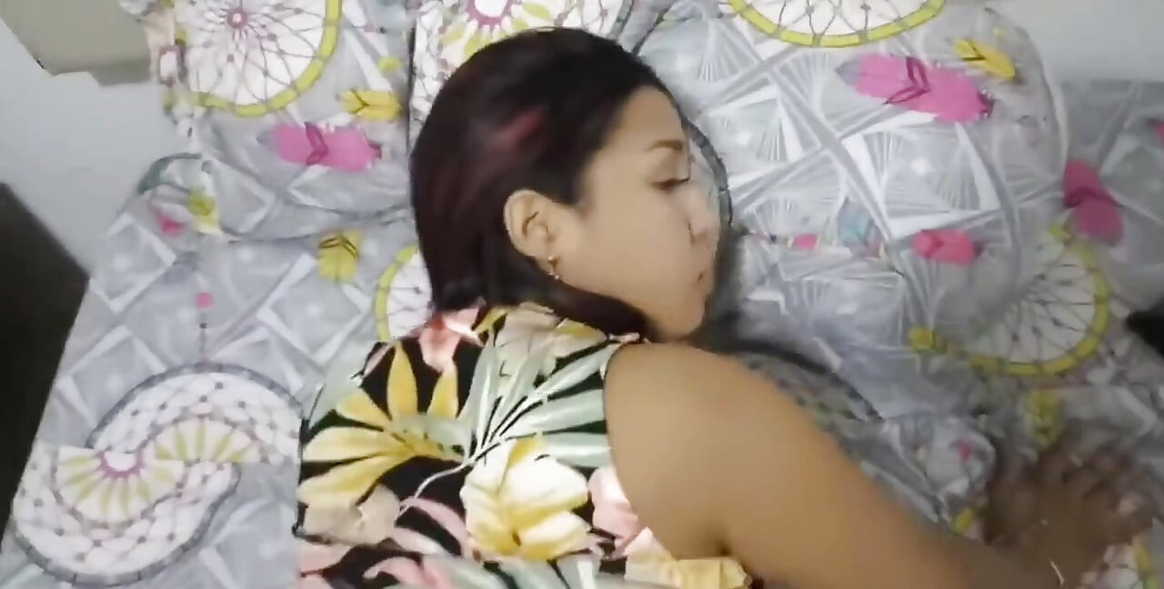Cewek rambut cokelat 18 tahun dengan toket besar di kamar hotel miami amerika serikat dientot sama pacar kontol besarnya