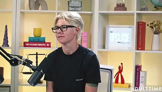 Khloe Kingsley Squirting on Camera & Red Flags | the Adult Time Podcast