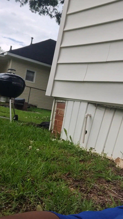 Mitchell Clayton, também conhecido como Sr. Majic aka Chef Clayton relaxante sexta-feira fora. | Clipe 1