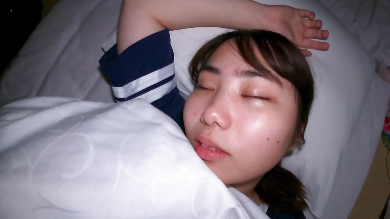 A153B03 Her pale body floats in the darkness, her alluring body! Her cute moans can't help but leak out!